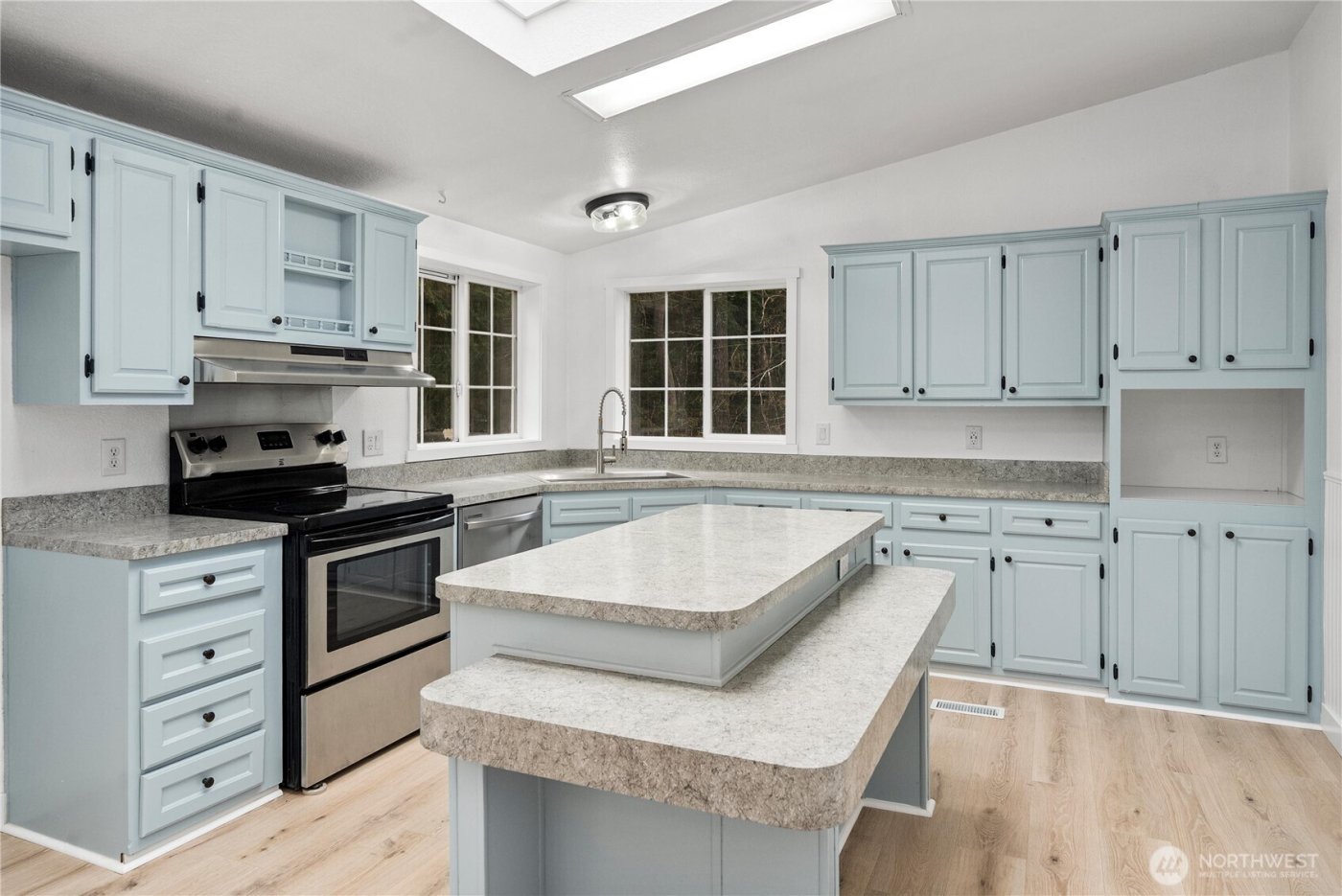 3643 SE Engledow Lane , Port Orchard, WA 98367