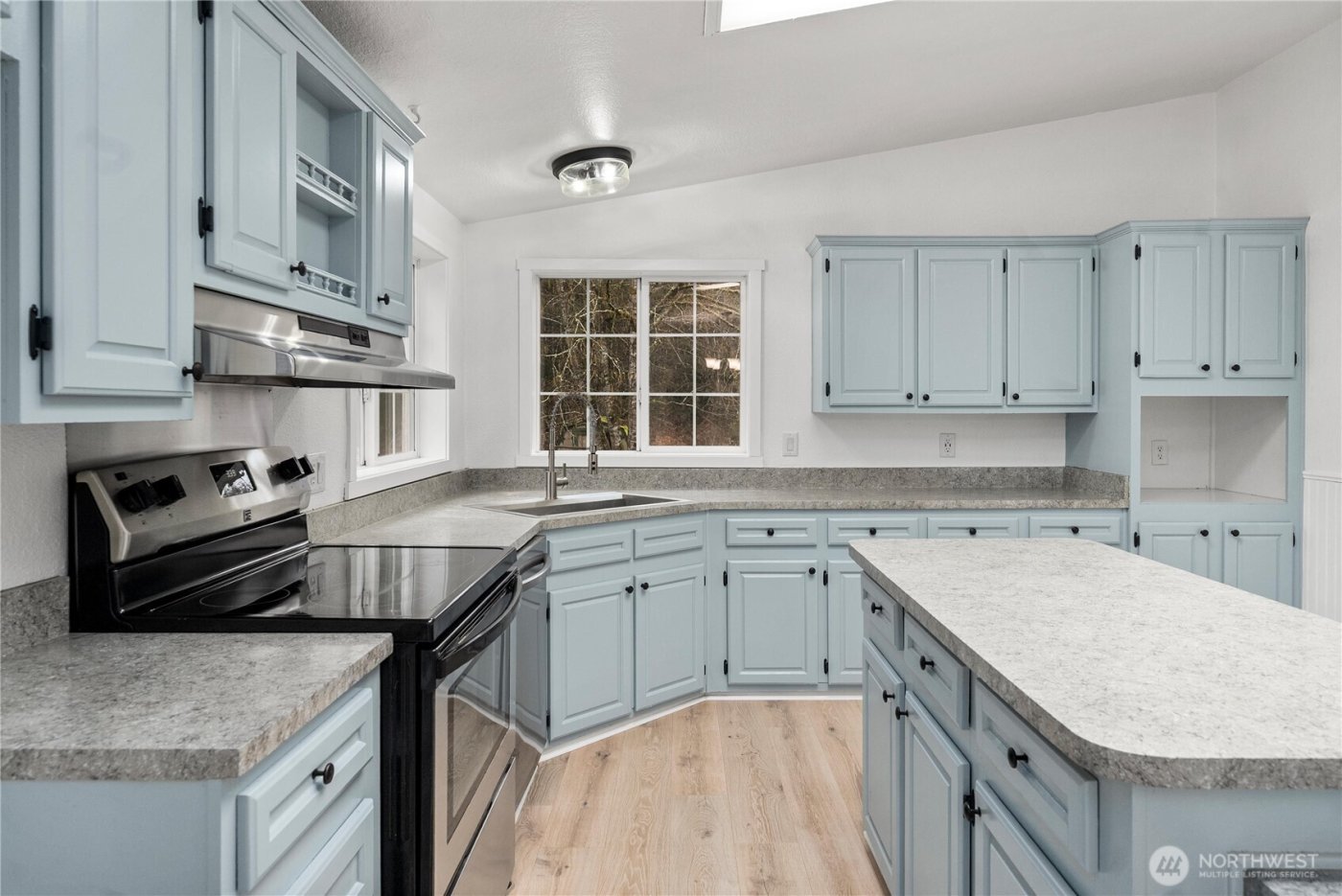 3643 SE Engledow Lane , Port Orchard, WA 98367