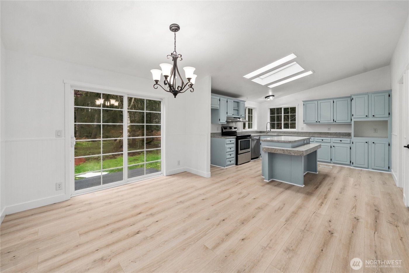 3643 SE Engledow Lane , Port Orchard, WA 98367