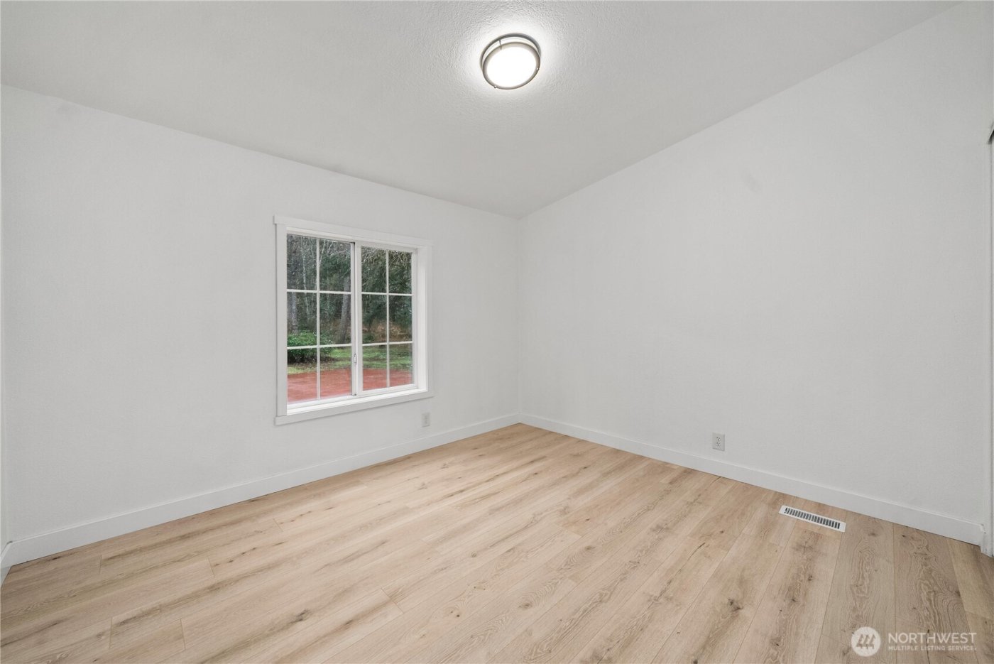 3643 SE Engledow Lane , Port Orchard, WA 98367