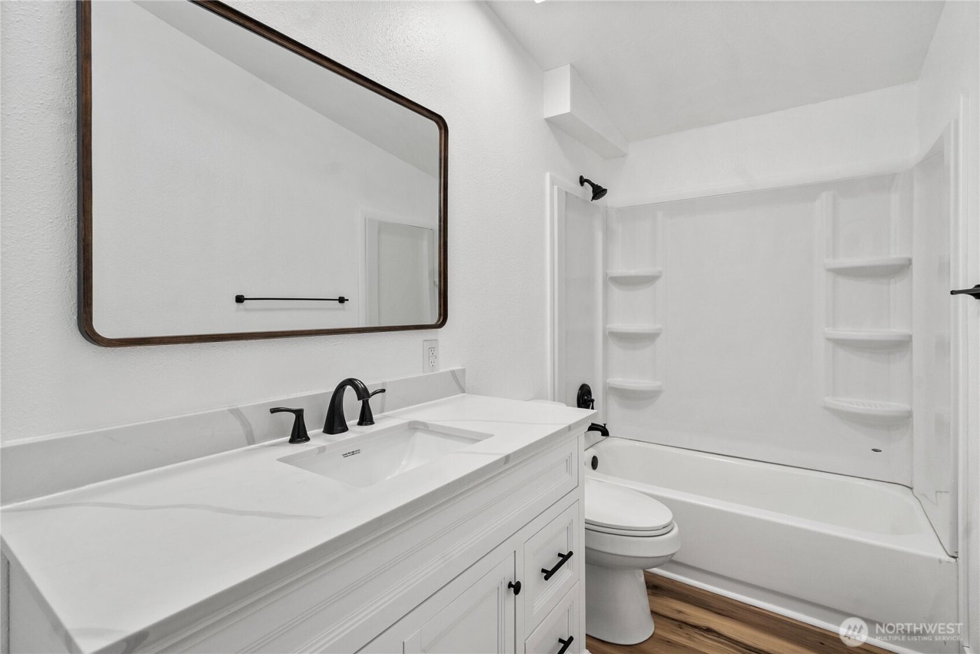 3643 SE Engledow Lane , Port Orchard, WA 98367