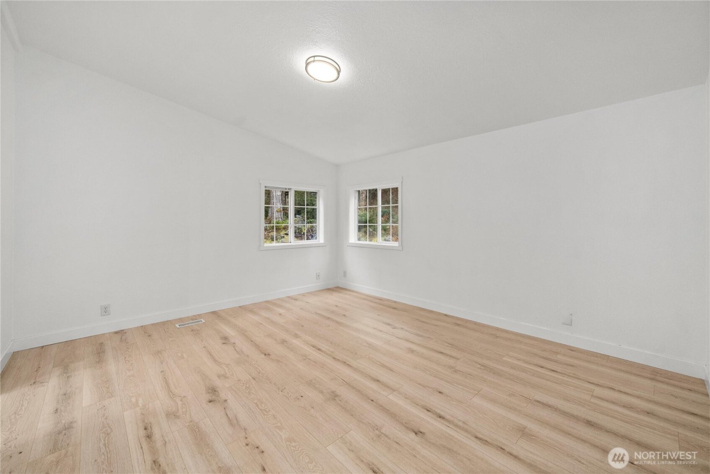 3643 SE Engledow Lane , Port Orchard, WA 98367