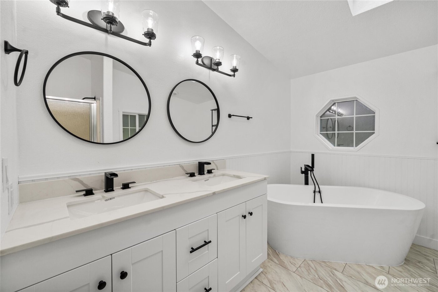 3643 SE Engledow Lane , Port Orchard, WA 98367