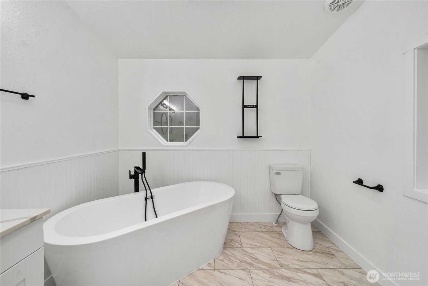 3643 SE Engledow Lane , Port Orchard, WA 98367