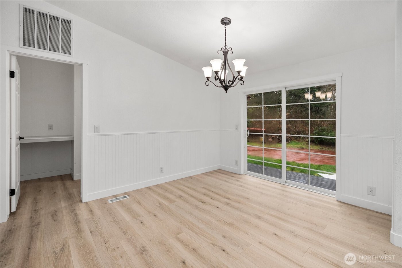 3643 SE Engledow Lane , Port Orchard, WA 98367