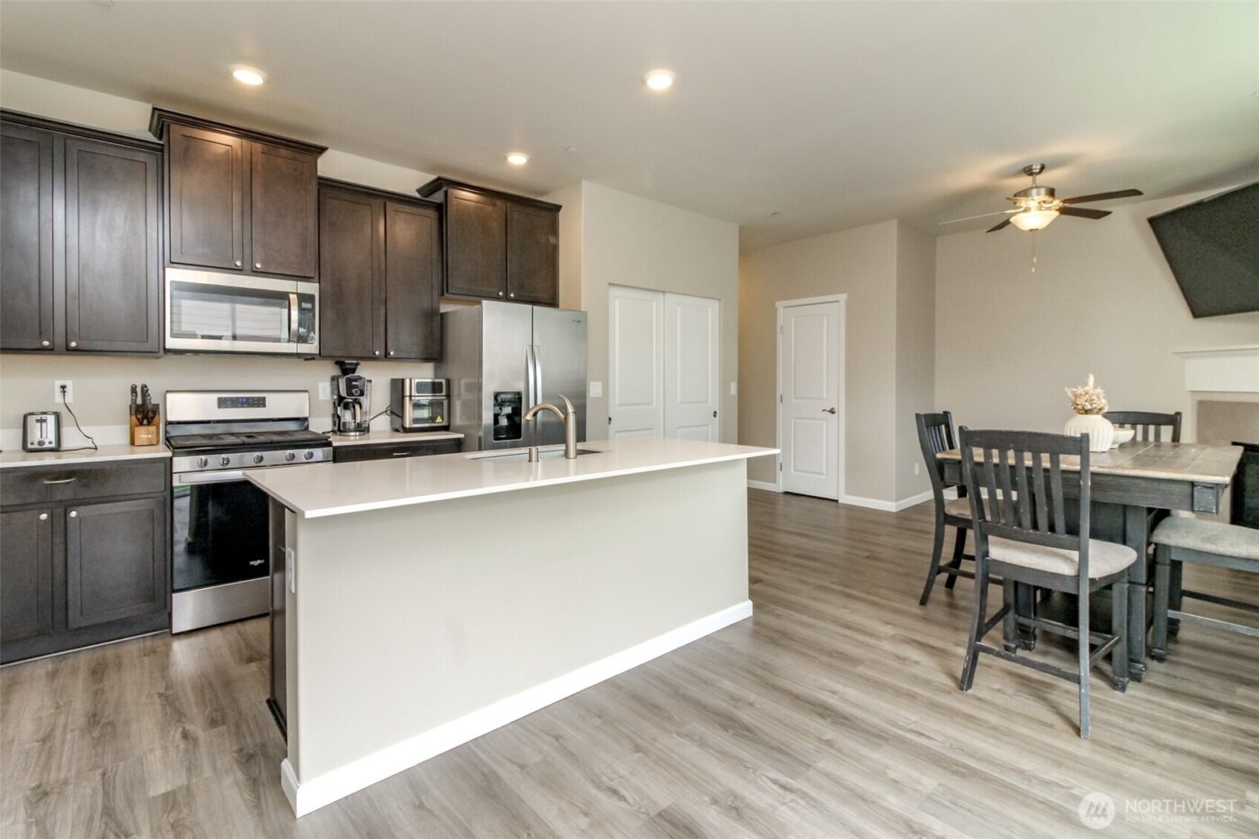 106 McNeal Avenue , Bremerton, WA 98312