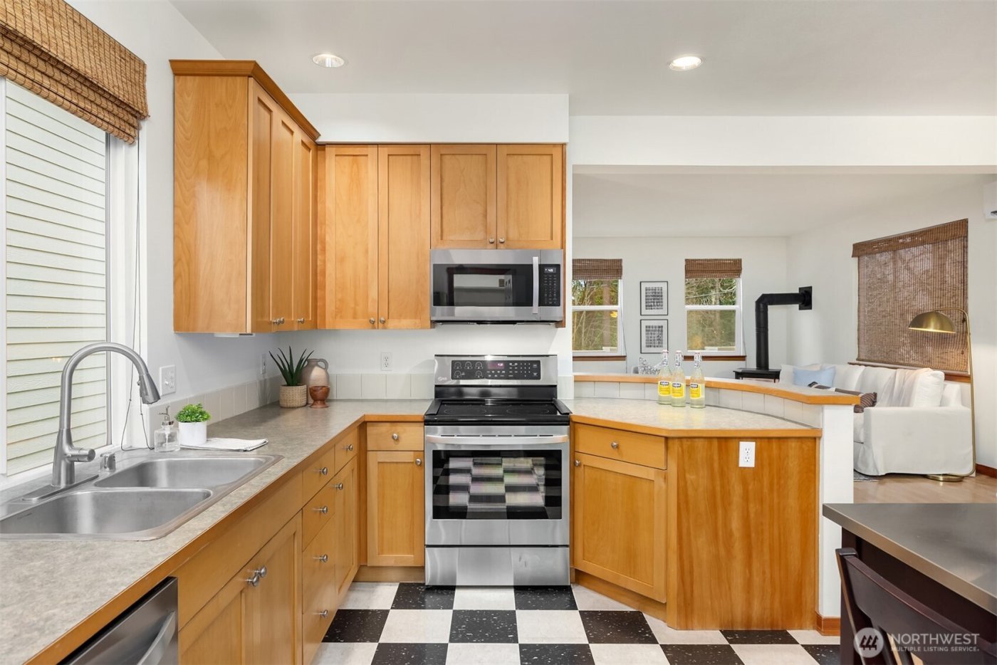 300 Wyatt Way NE #1, Bainbridge Island, WA 98110