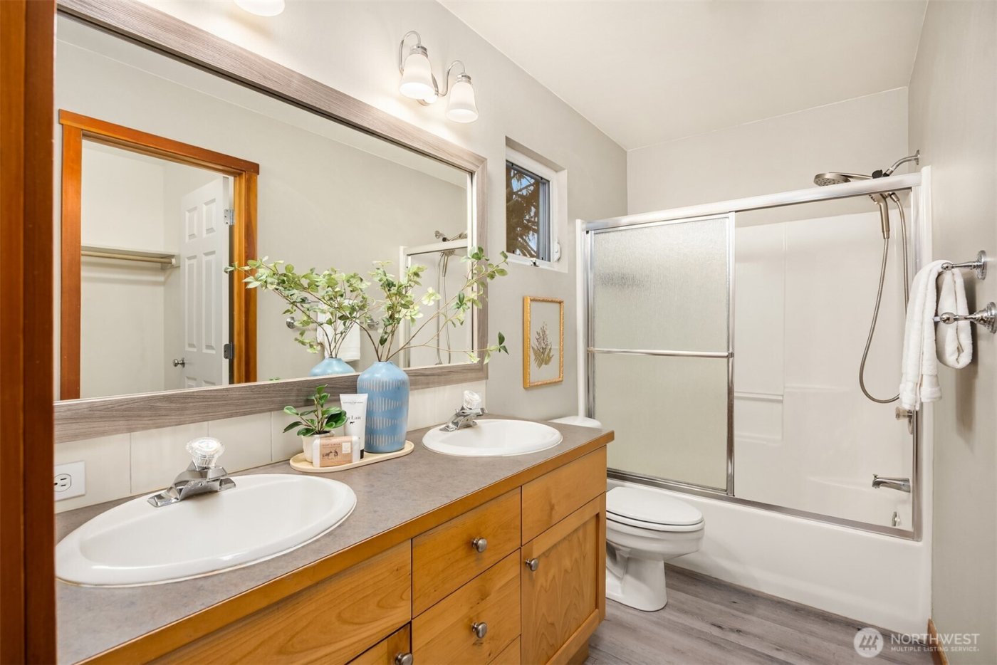 300 Wyatt Way NE #1, Bainbridge Island, WA 98110