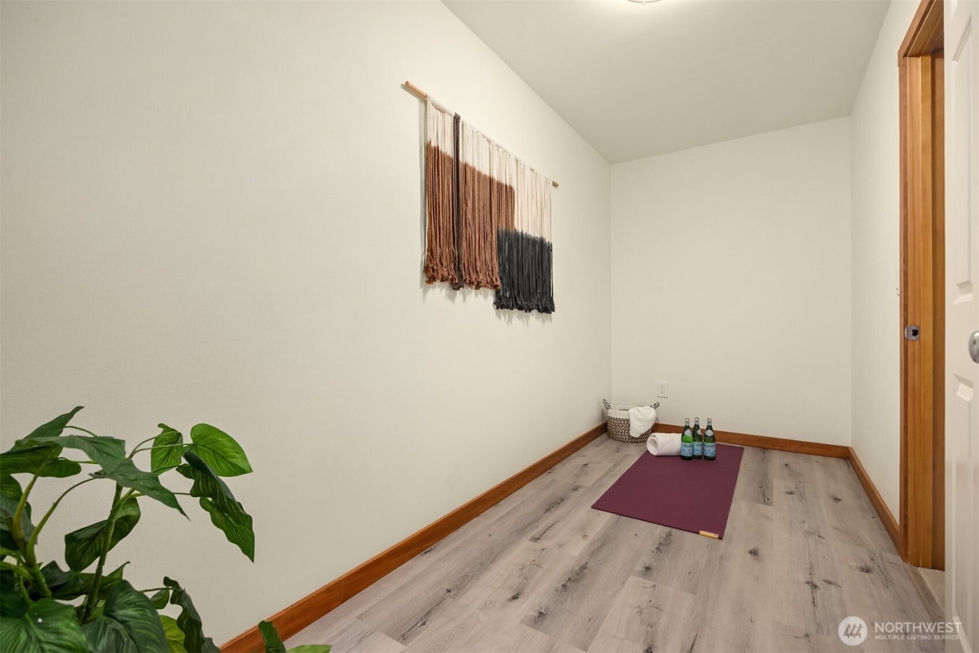 300 Wyatt Way NE #1, Bainbridge Island, WA 98110