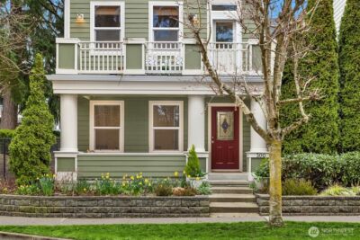 300 Wyatt Way NE #1, Bainbridge Island, WA 98110