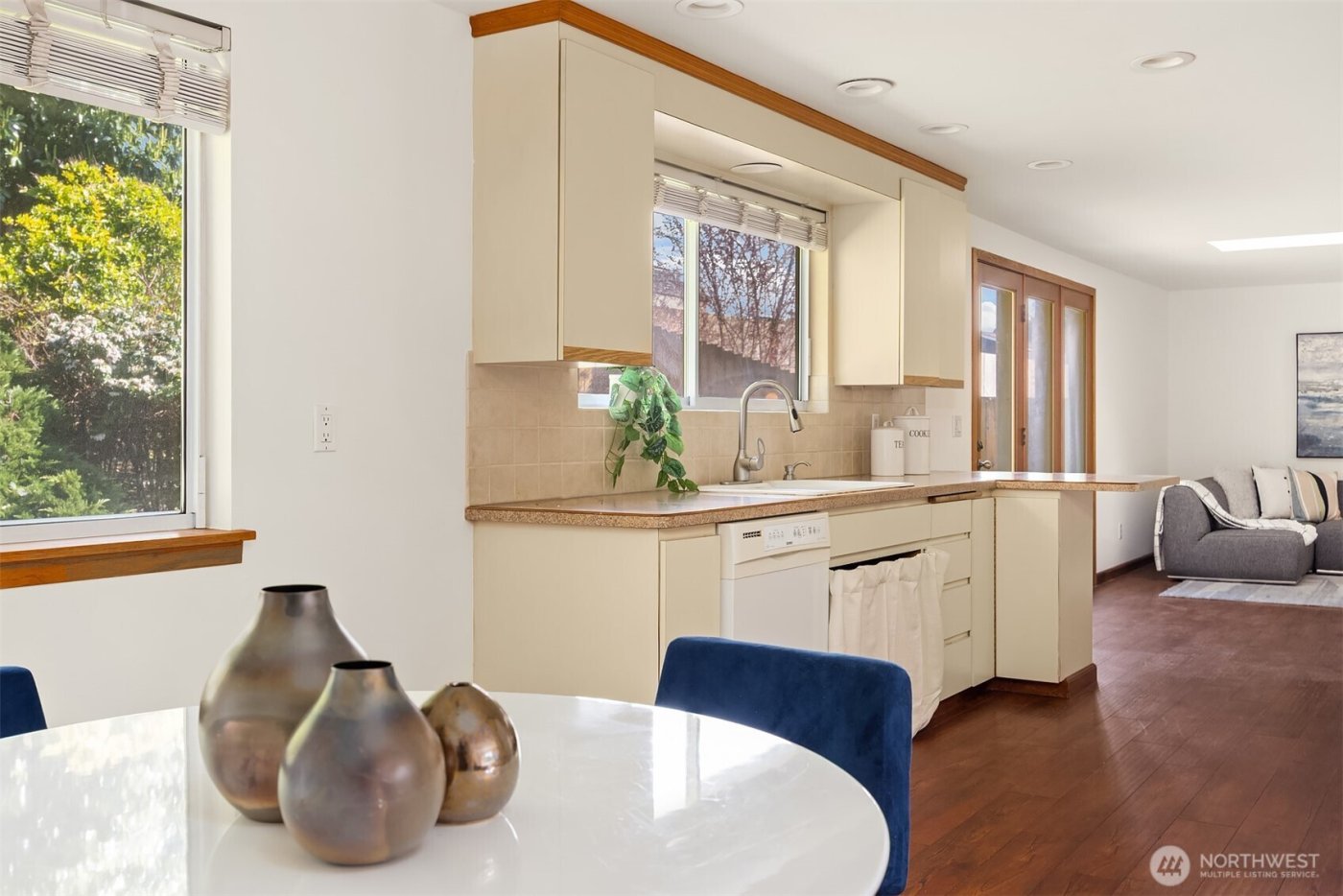 20816 1st Place S, Des Moines, WA 98198