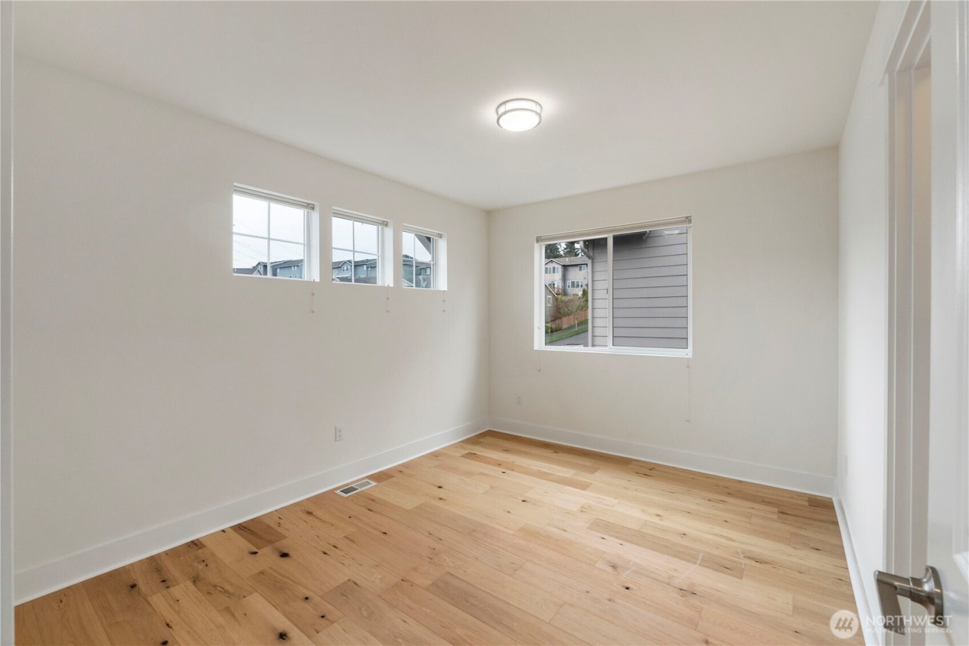 916 SW 341st St , Federal Way, WA 98023