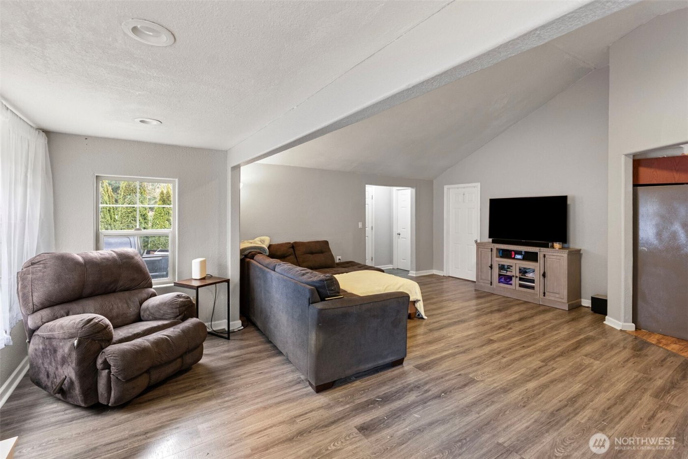 1325 Carr Boulevard , Bremerton, WA 98312