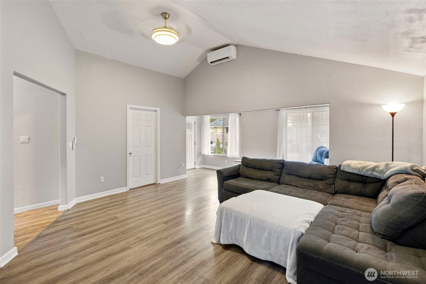 1325 Carr Boulevard , Bremerton, WA 98312