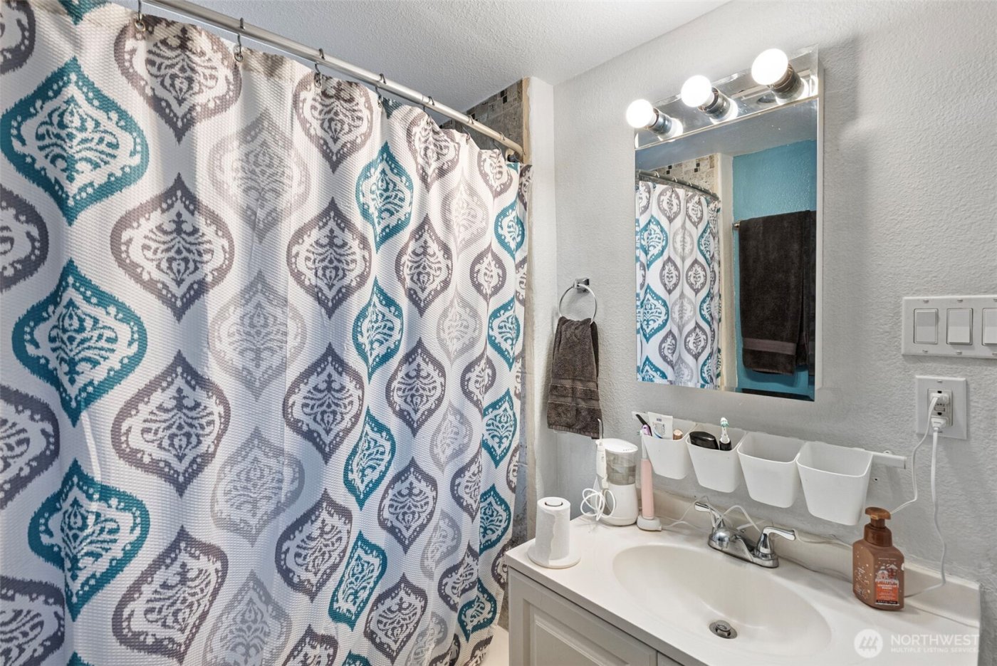 1325 Carr Boulevard , Bremerton, WA 98312