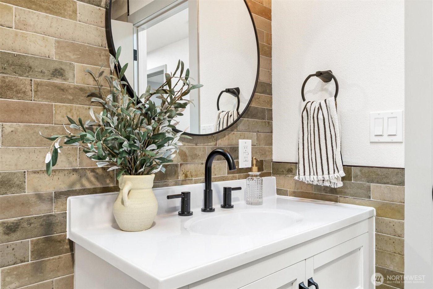 6714 161st Street NW, Stanwood, WA 98292-5636