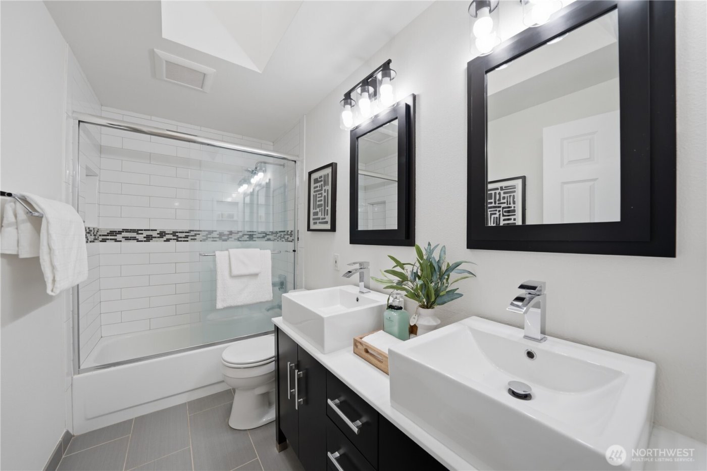 23345 NE 24th Place , Sammamish, WA 98074