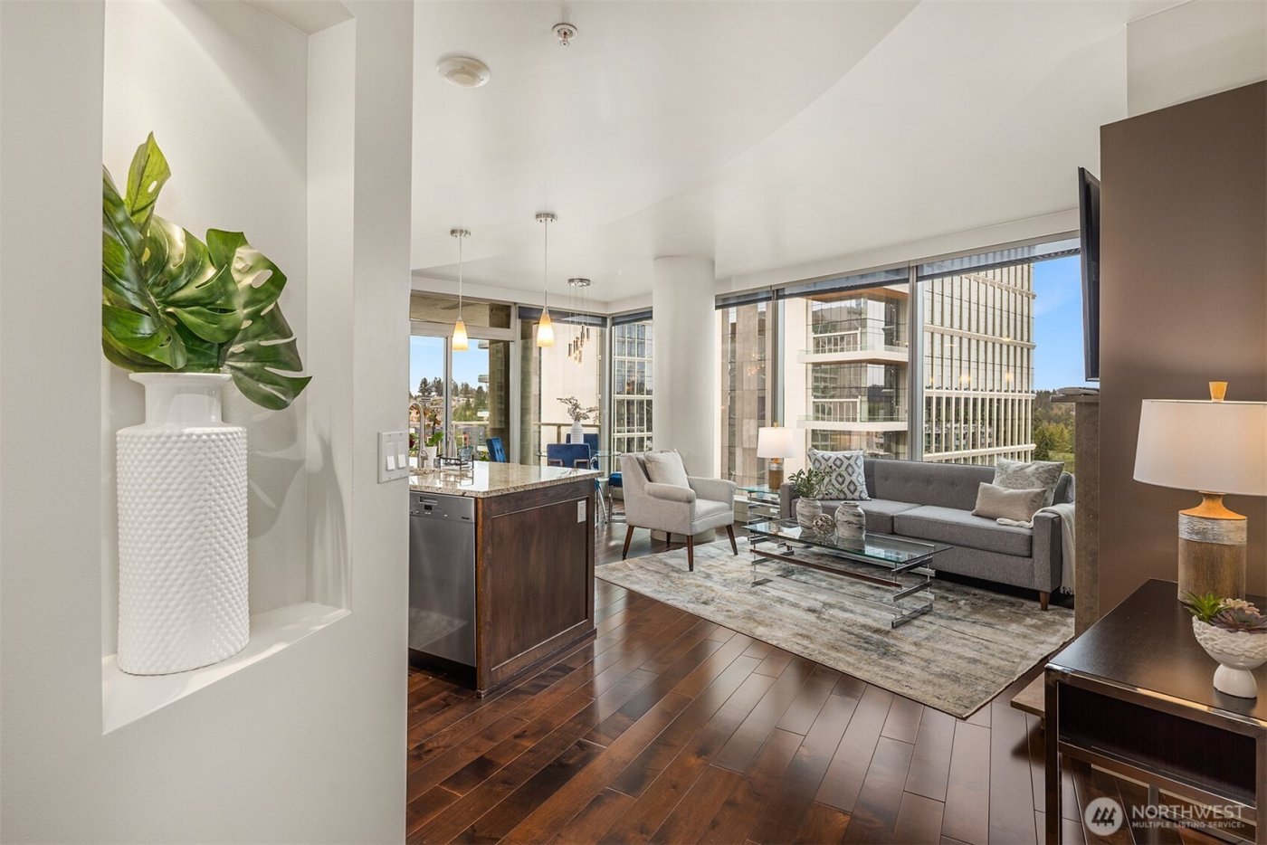 10610 NE 9th Place #1605, Bellevue, WA 98004