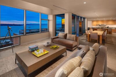 715 2nd Avenue #1501, Seattle, WA 98104