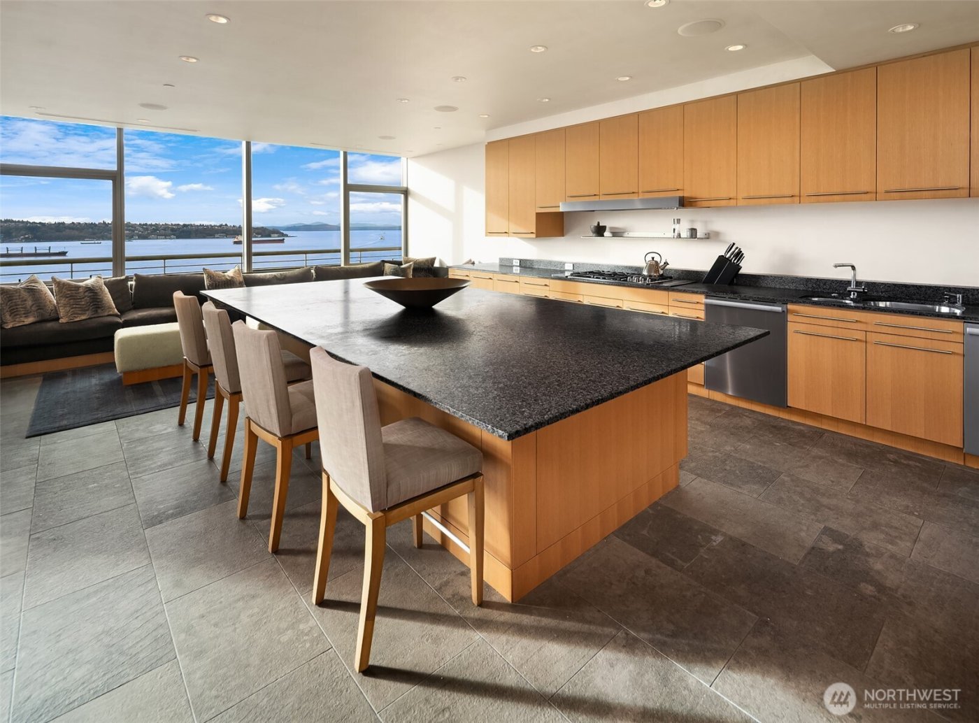 715 2nd Avenue #1501, Seattle, WA 98104