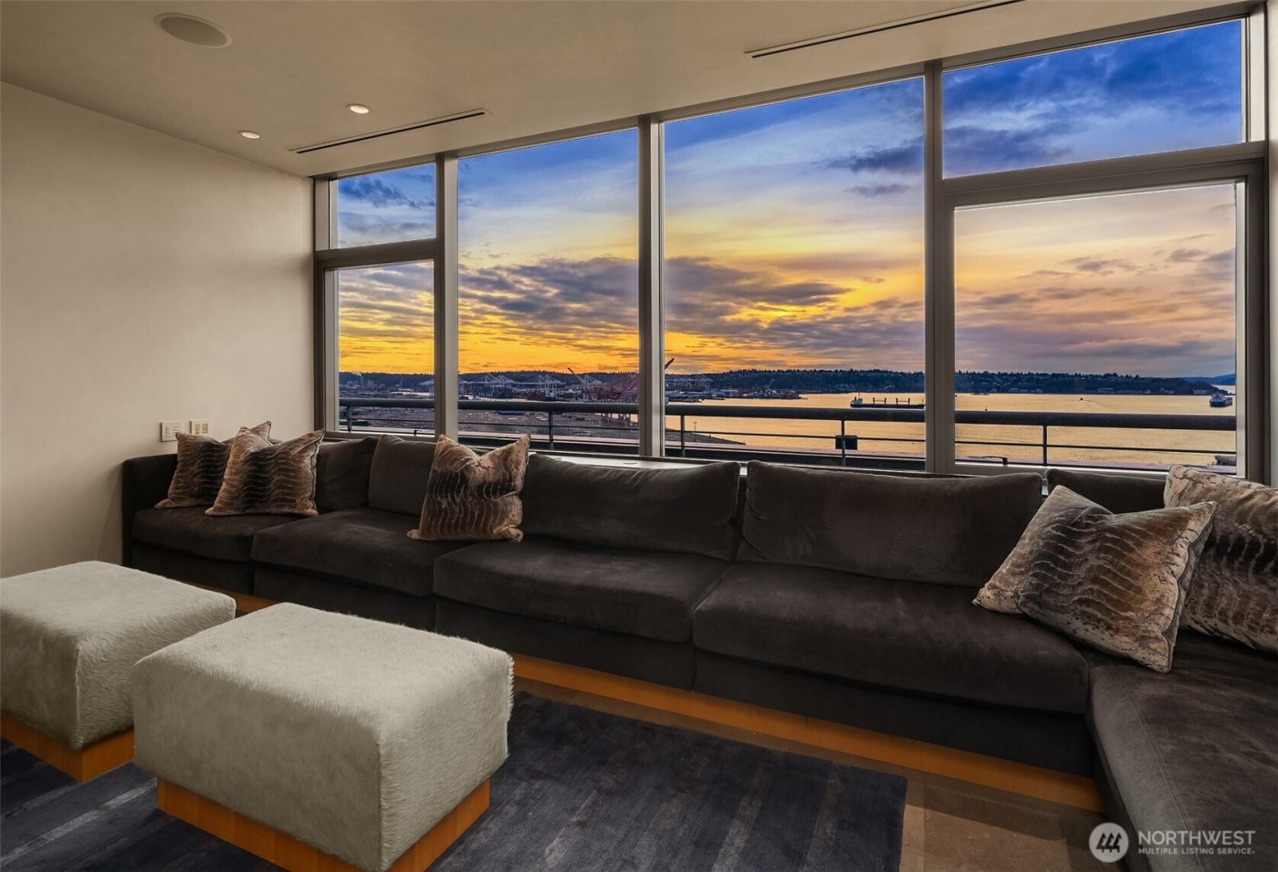 715 2nd Avenue #1501, Seattle, WA 98104