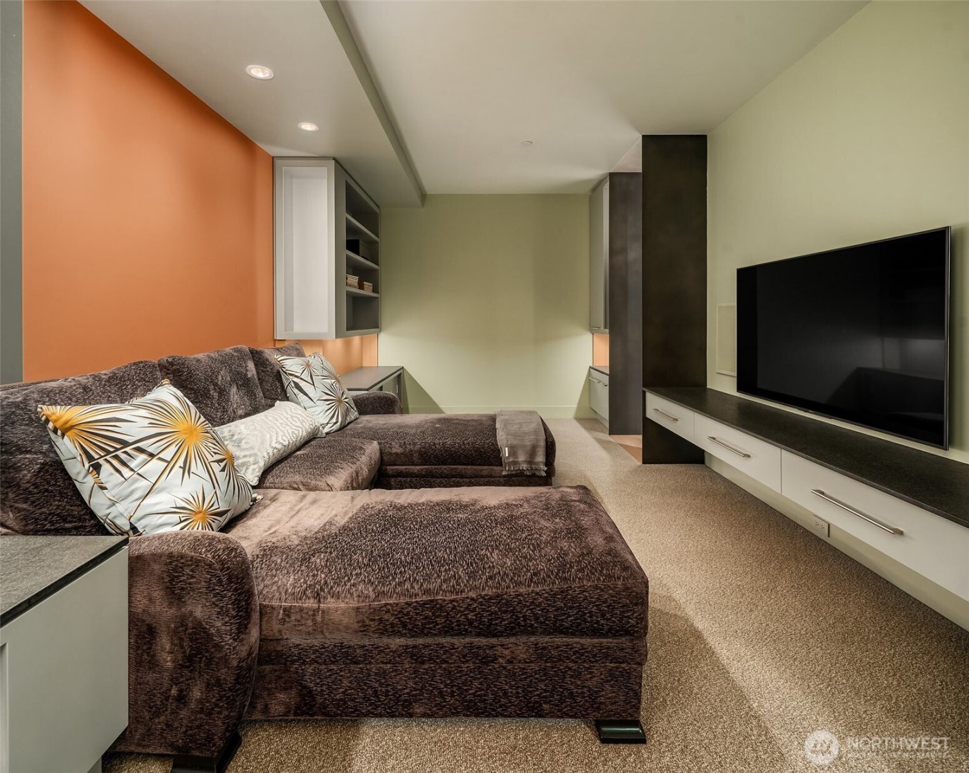 715 2nd Avenue #1501, Seattle, WA 98104