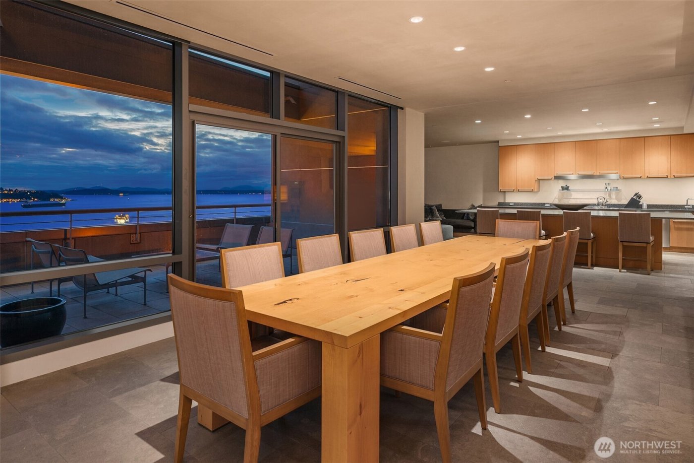 715 2nd Avenue #1501, Seattle, WA 98104