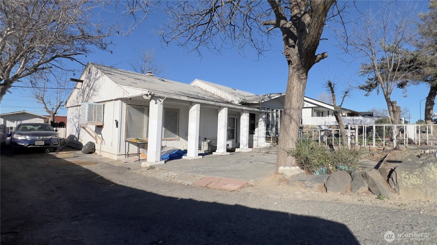 1010 E Terrace Ave , Moses Lake, WA 98837