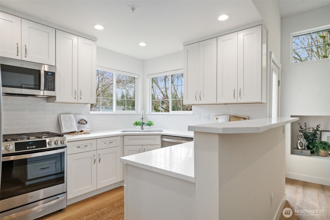 8315 NE 140th Street , Kirkland, WA 98034