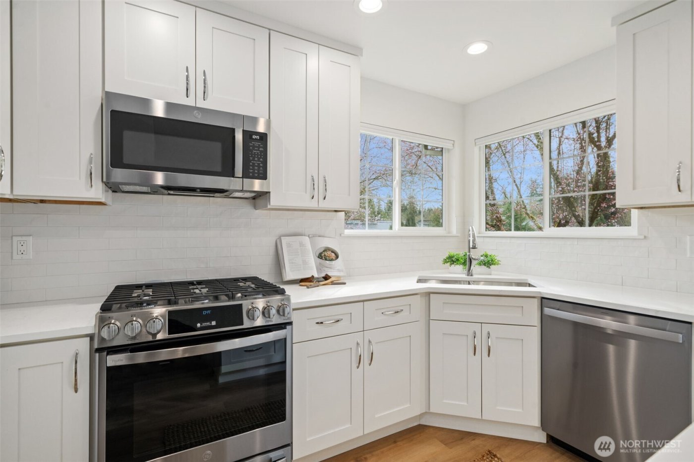 8315 NE 140th Street , Kirkland, WA 98034