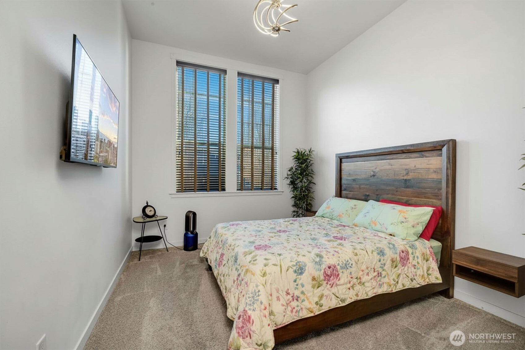 9327 Satterlee Avenue SE, Snoqualmie, WA 98065