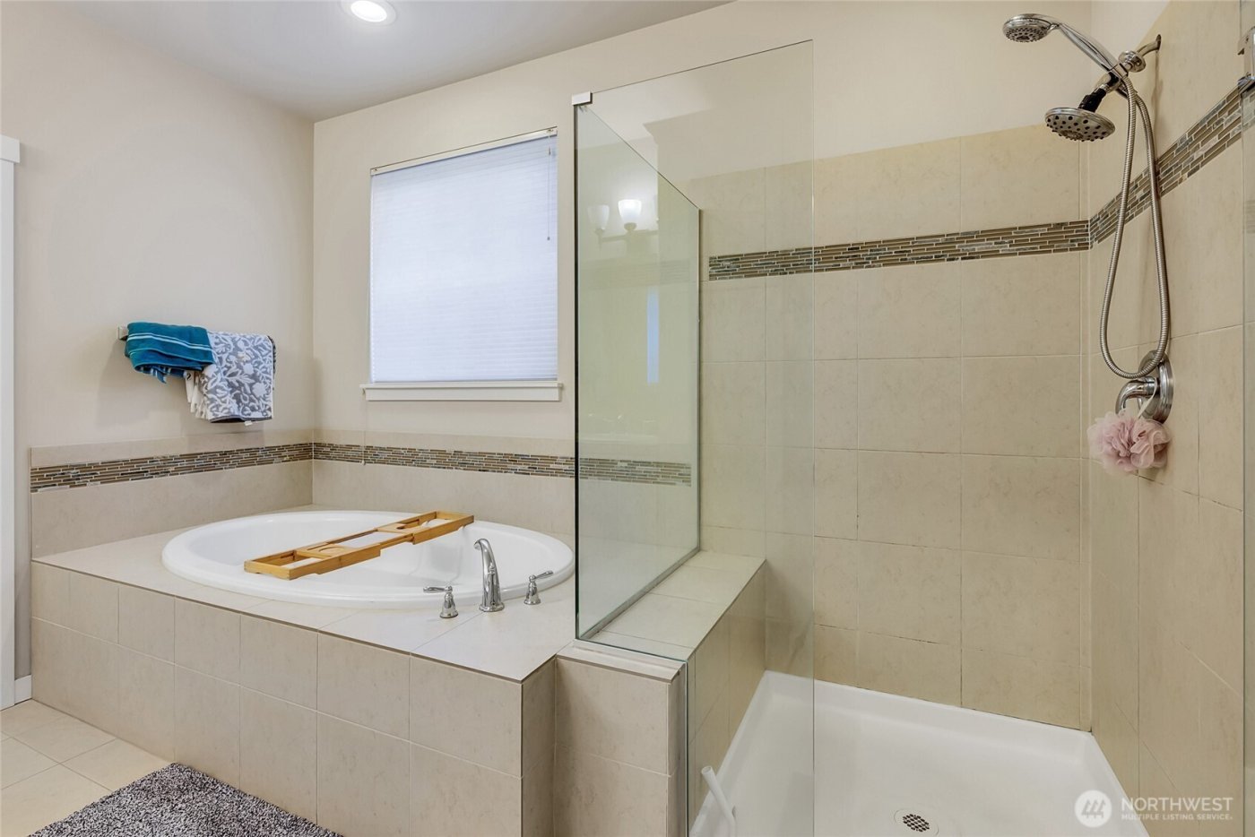 9327 Satterlee Avenue SE, Snoqualmie, WA 98065