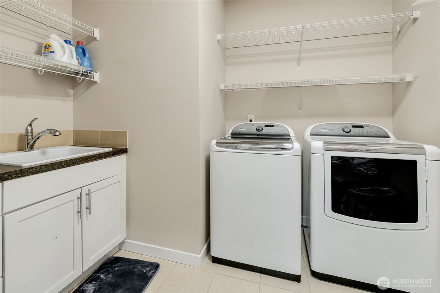 9327 Satterlee Avenue SE, Snoqualmie, WA 98065