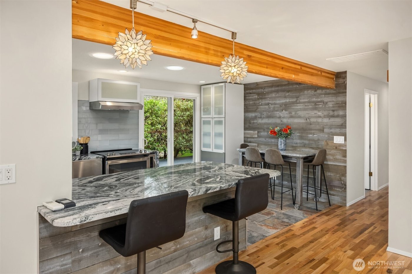 1090 Grow Avenue NW, Bainbridge Island, WA 98110