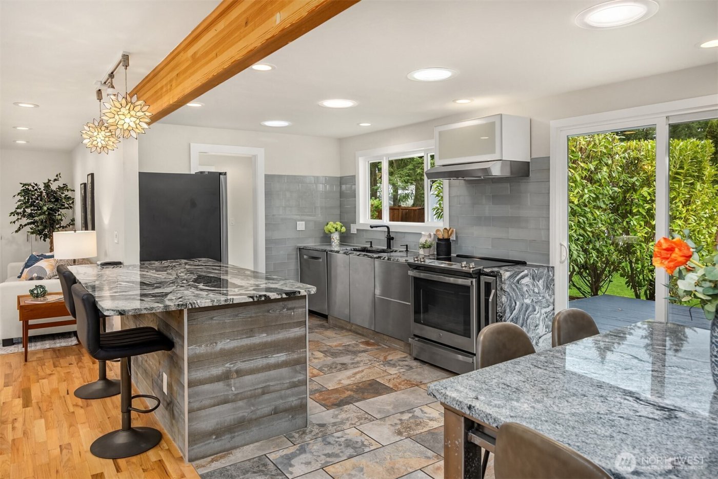 1090 Grow Avenue NW, Bainbridge Island, WA 98110