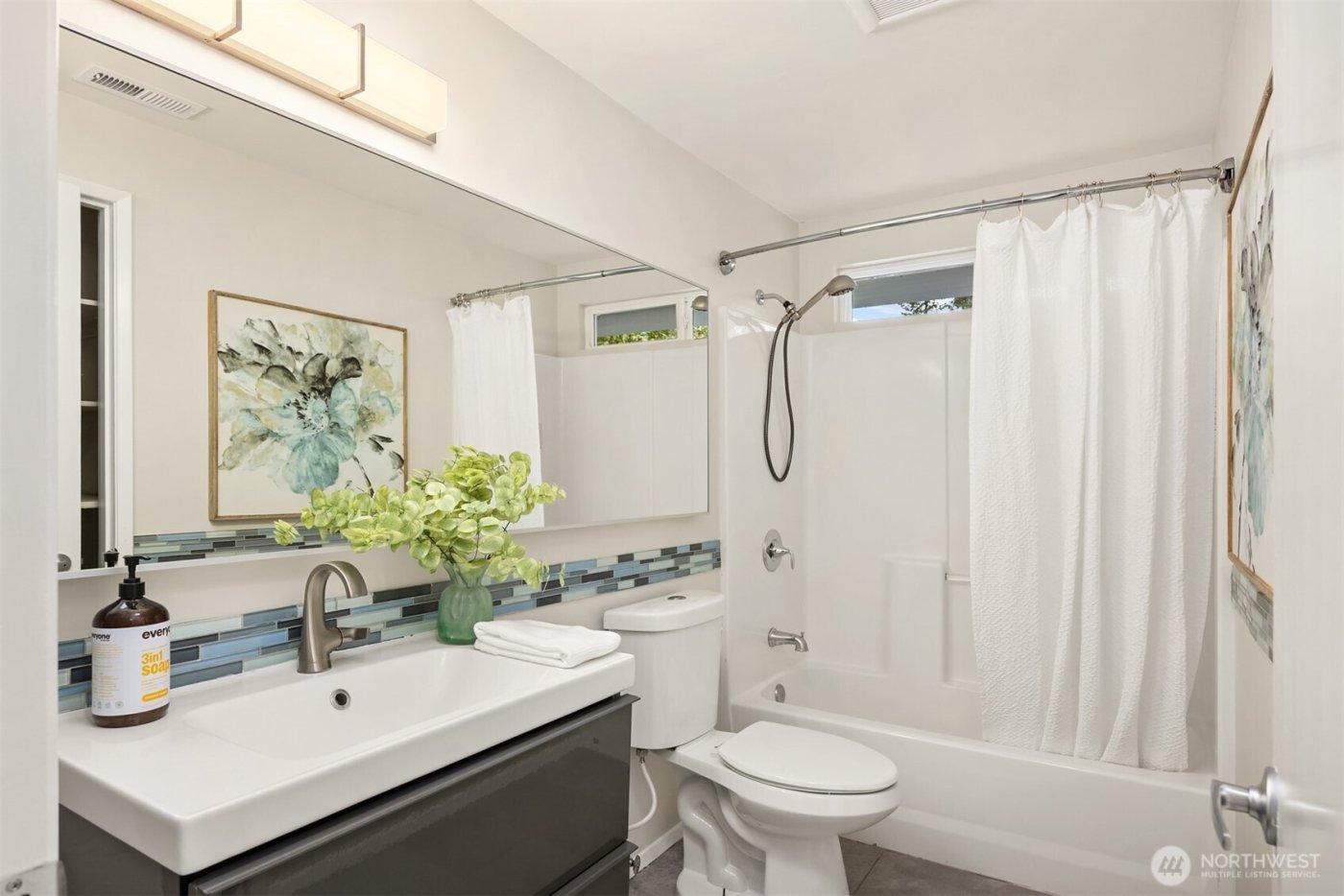 1090 Grow Avenue NW, Bainbridge Island, WA 98110