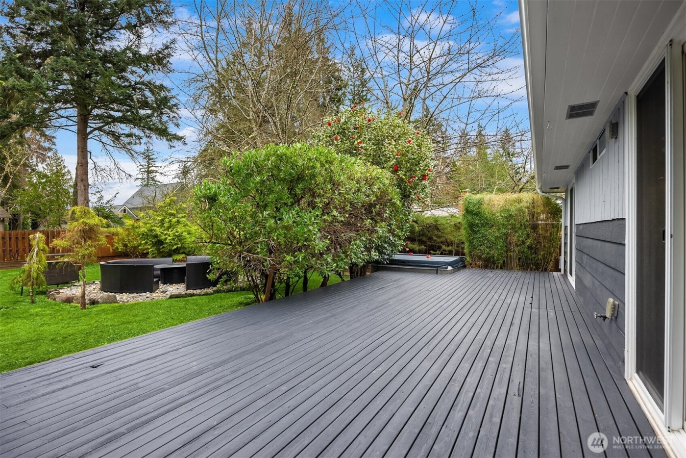 1090 Grow Avenue NW, Bainbridge Island, WA 98110