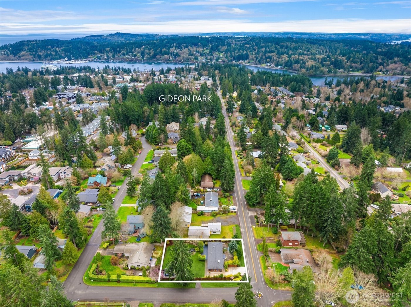 1090 Grow Avenue NW, Bainbridge Island, WA 98110