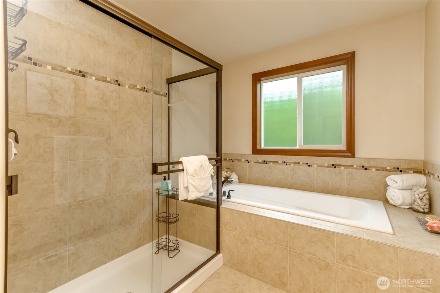 21305 62ND Street Ct E, Lake Tapps, WA 98391