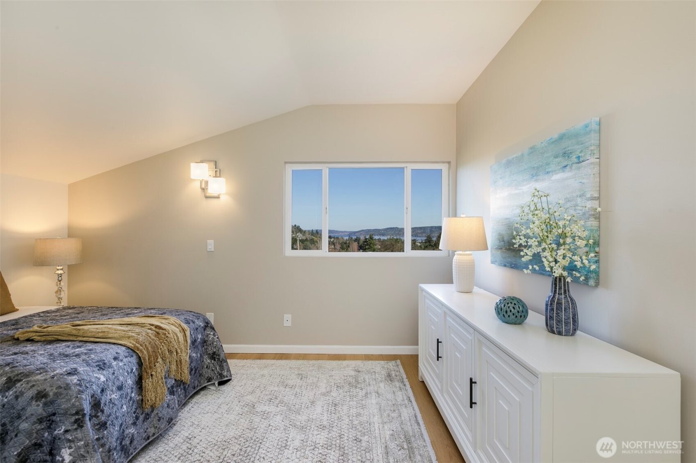 6001 60th Avenue NE, Seattle, WA 98115-7909