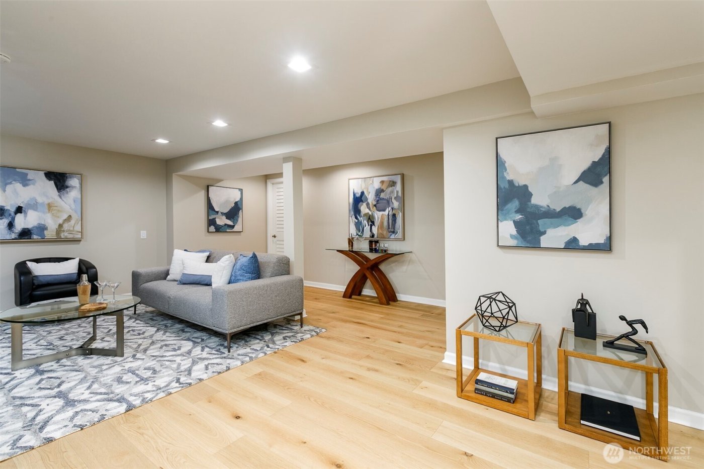 6001 60th Avenue NE, Seattle, WA 98115-7909