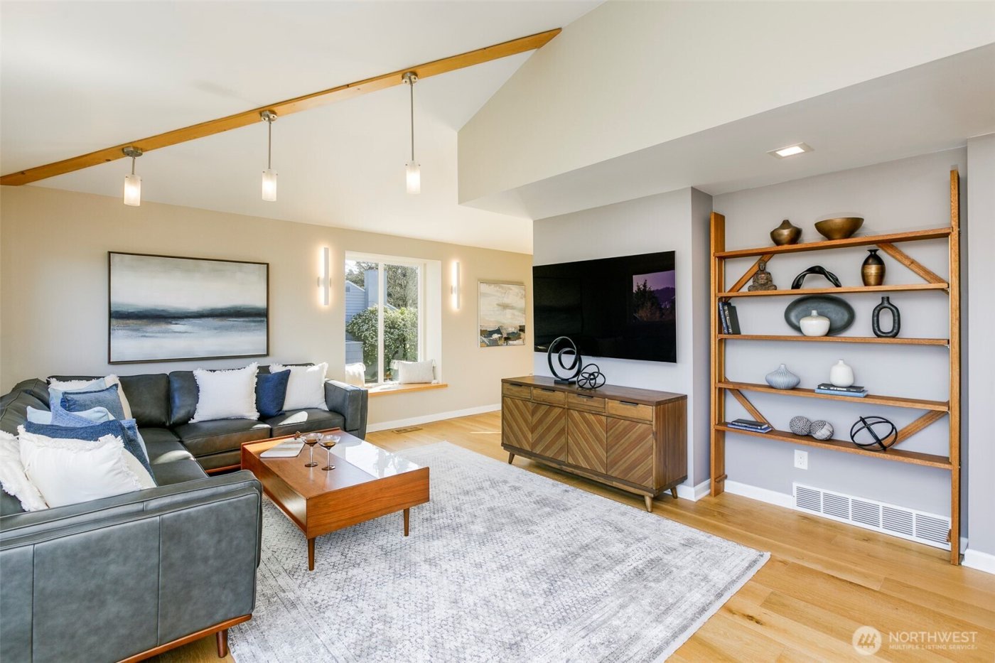 6001 60th Avenue NE, Seattle, WA 98115-7909