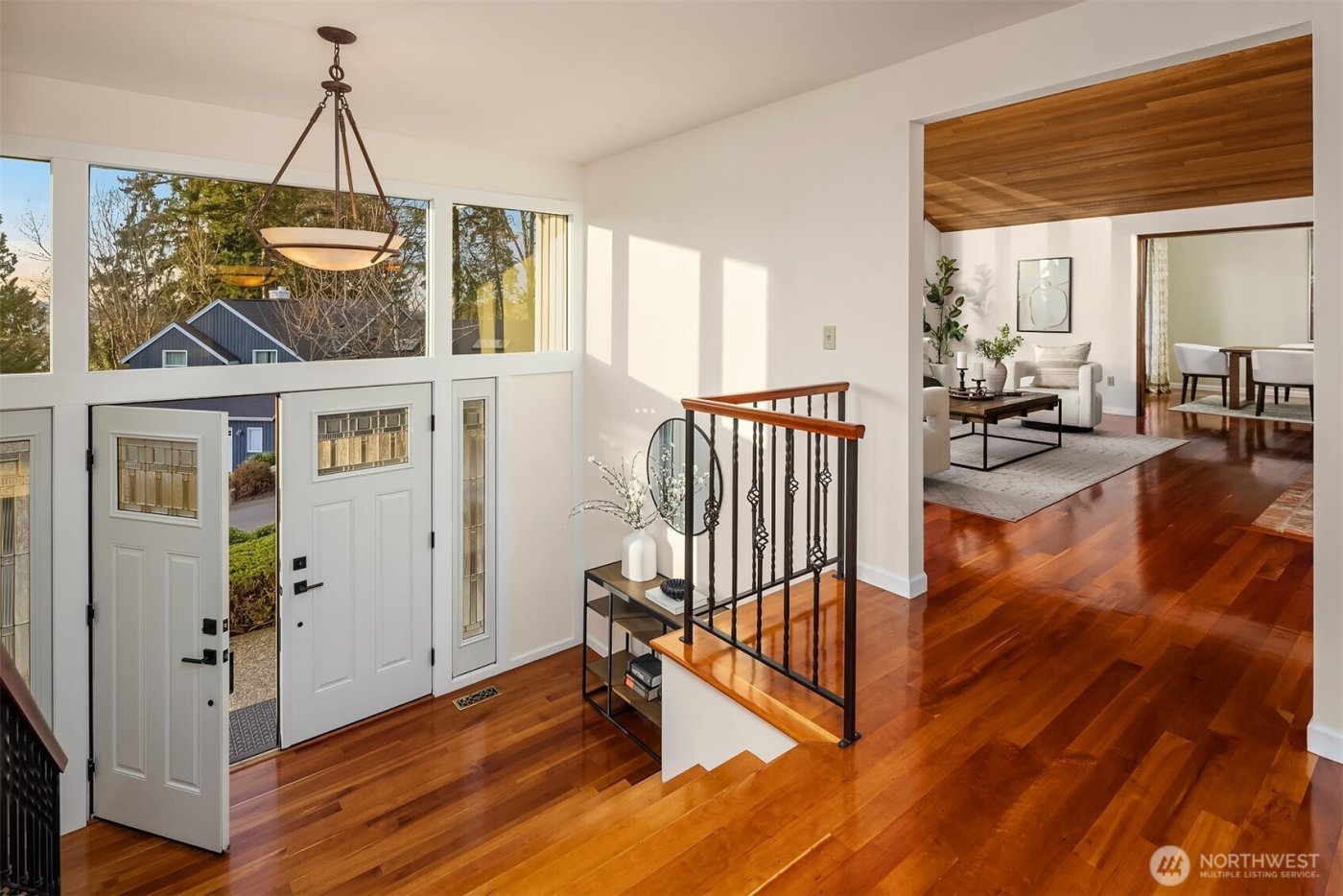 8413 SE 53rd Place , Mercer Island, WA 98040