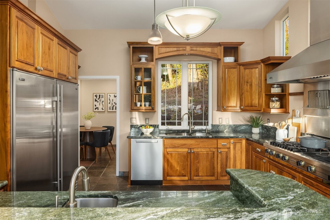 8413 SE 53rd Place , Mercer Island, WA 98040