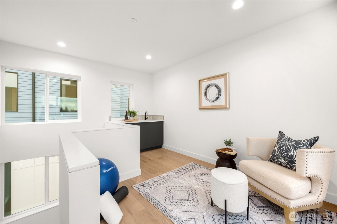 222 D 10th Avenue E, Seattle, WA 98102