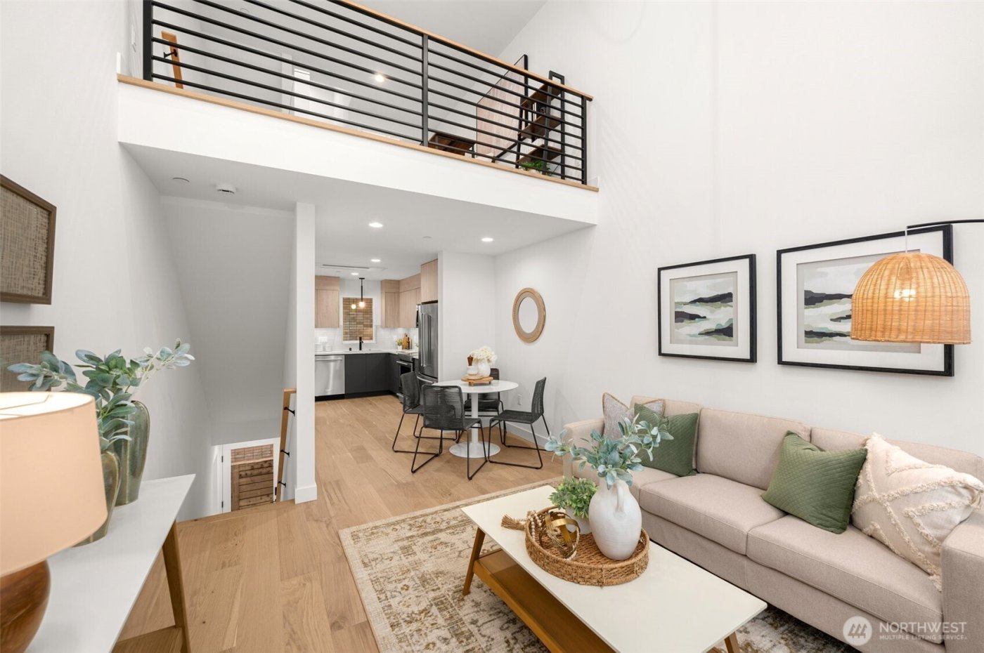 222 D 10th Avenue E, Seattle, WA 98102