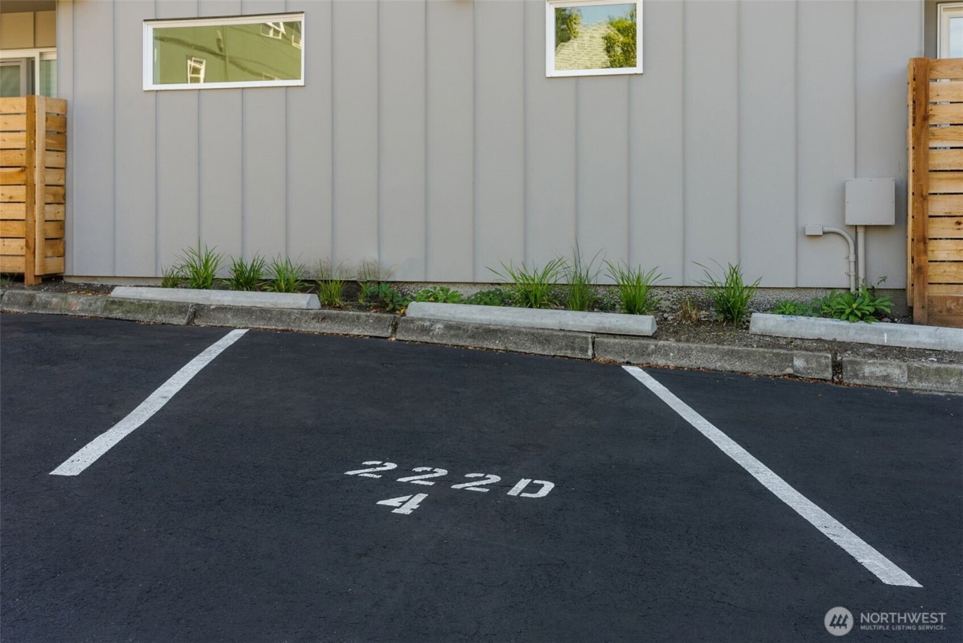 222 D 10th Avenue E, Seattle, WA 98102