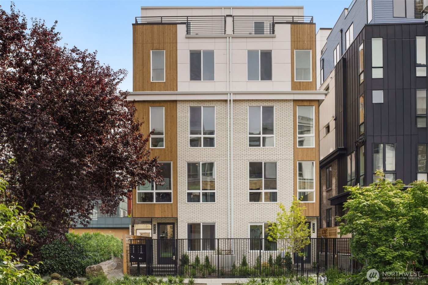 222 D 10th Avenue E, Seattle, WA 98102