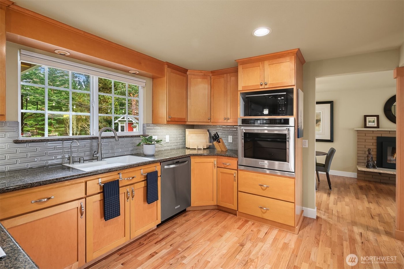 1452 8th Place S, Edmonds, WA 98020