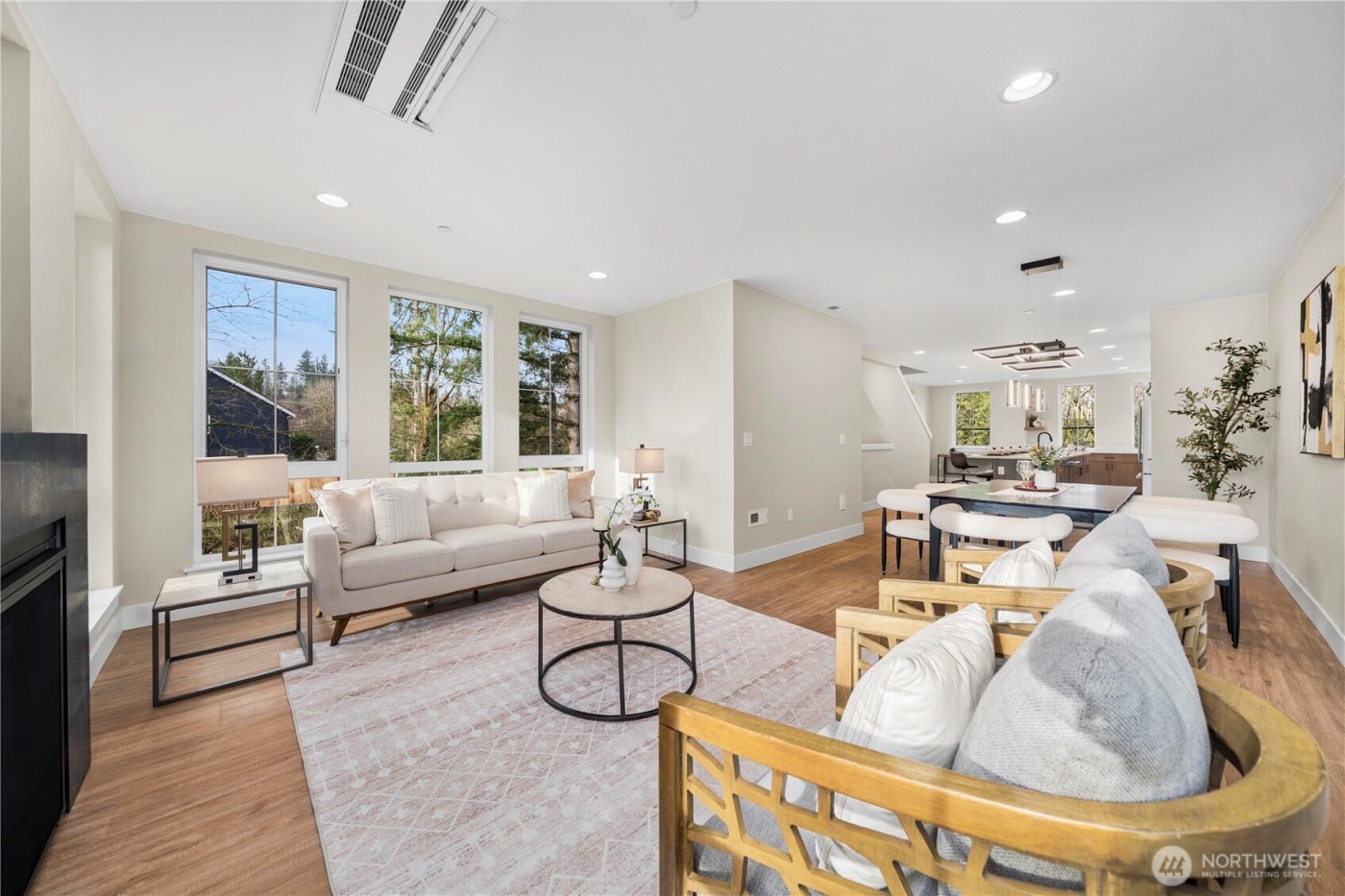 537 NW Juniper Street , Issaquah, WA 98027